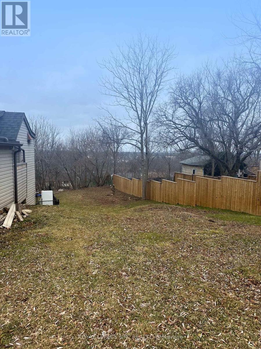 1 Ball Avenue, St. Catharines, Ontario  L2T 1B4 - Photo 5 - X12872756