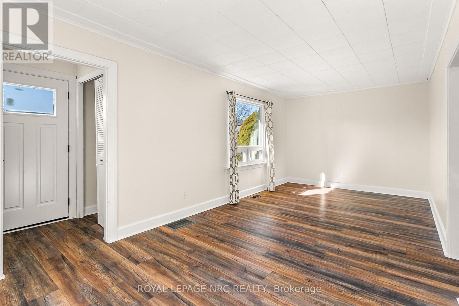 5608 Byng Avenue, Niagara Falls, Ontario  L2G 5C7 - Photo 4 - X12873960