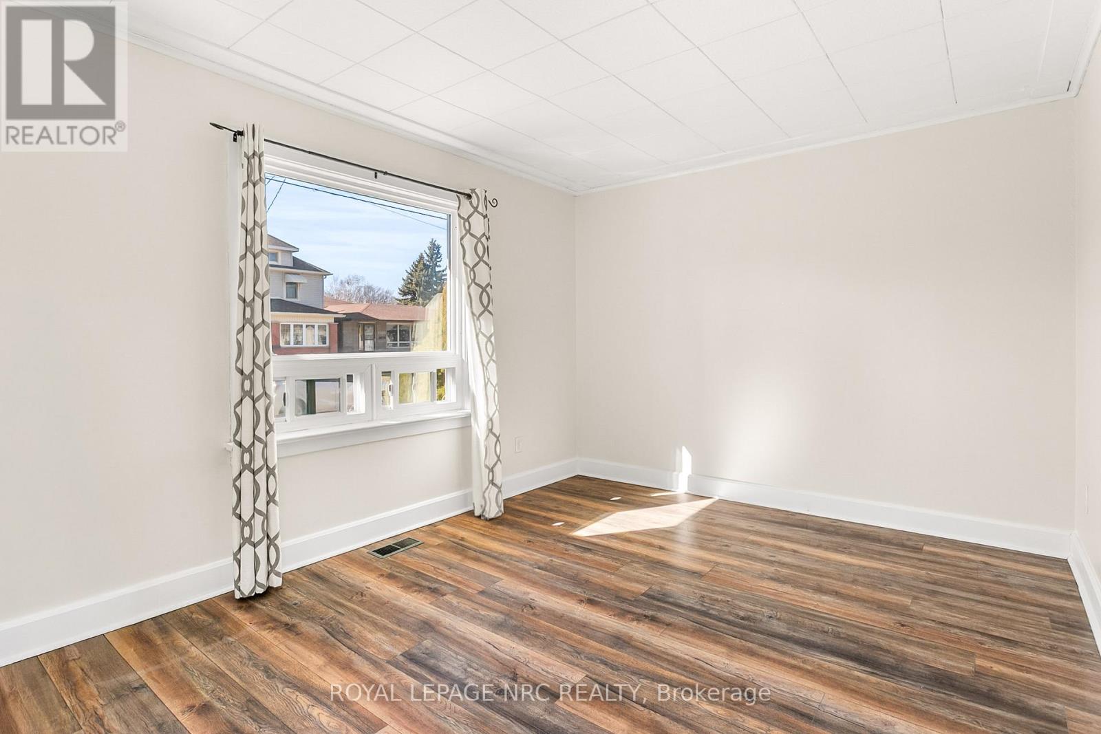 5608 Byng Avenue, Niagara Falls, Ontario  L2G 5C7 - Photo 5 - X12873960