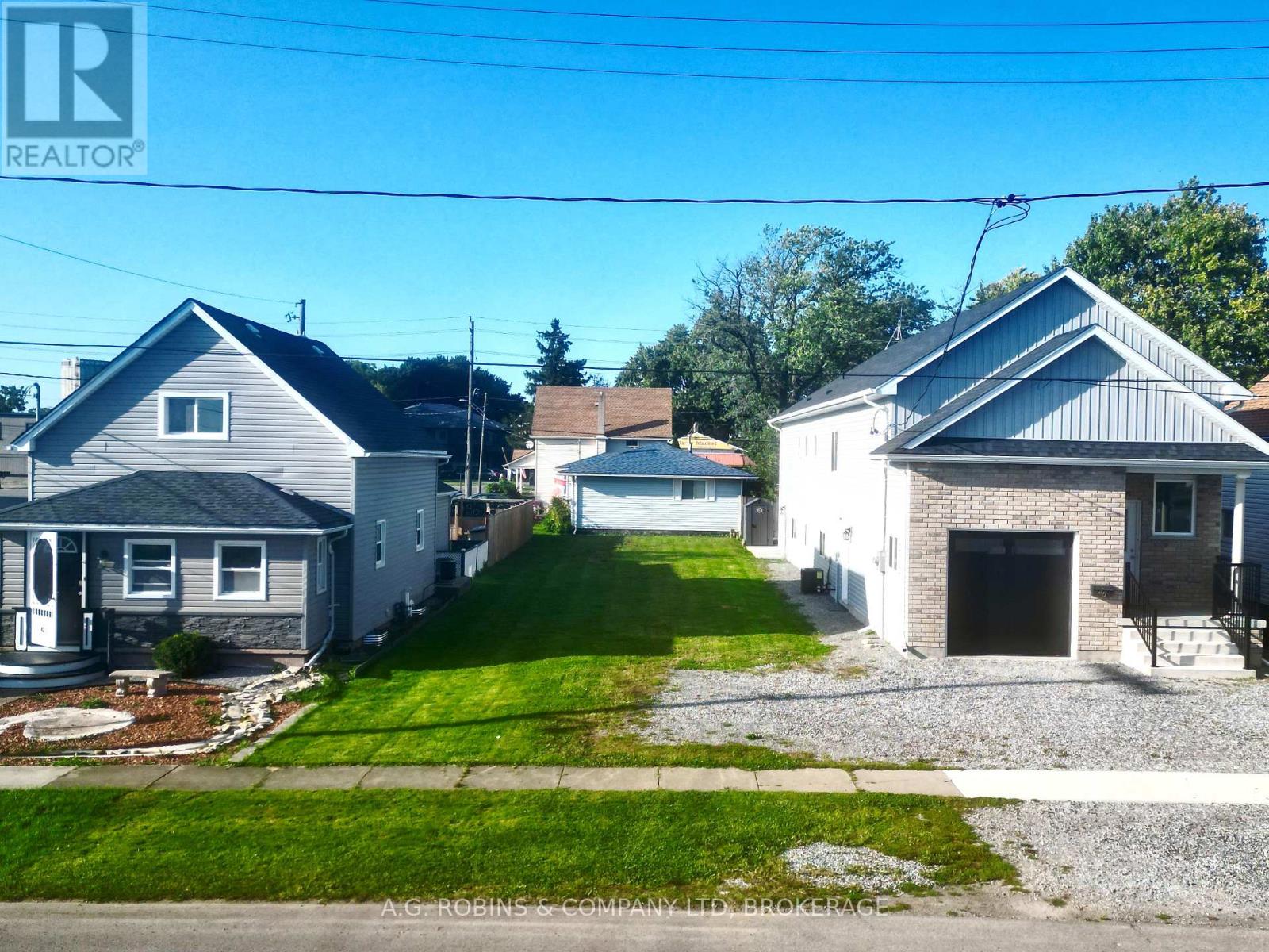 44 Chestnut Street, Port Colborne, Ontario  L3K 1R4 - Photo 3 - X12874190