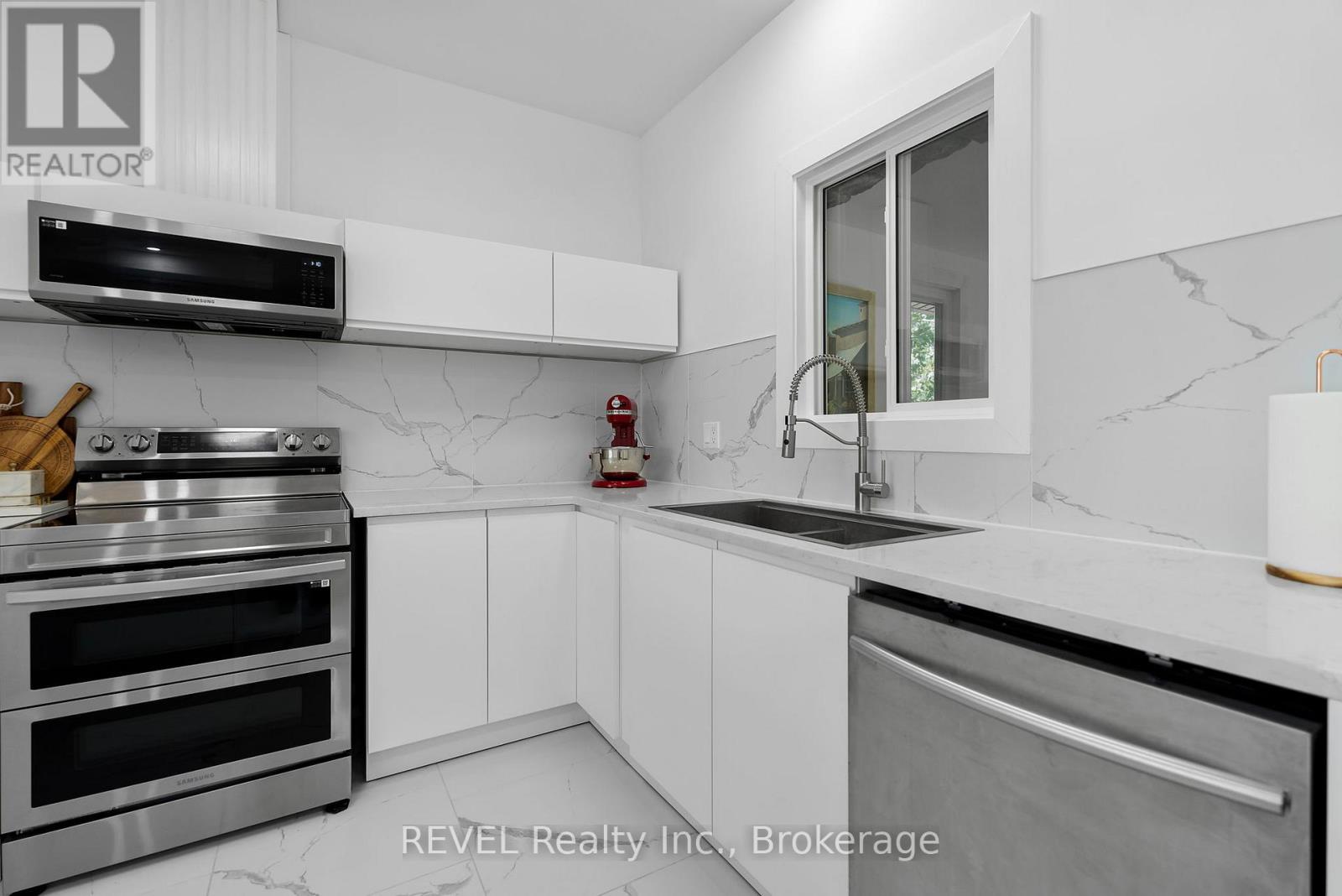 1546 Nigh Road, Fort Erie, Ontario  L2A 5M4 - Photo 16 - X12876170