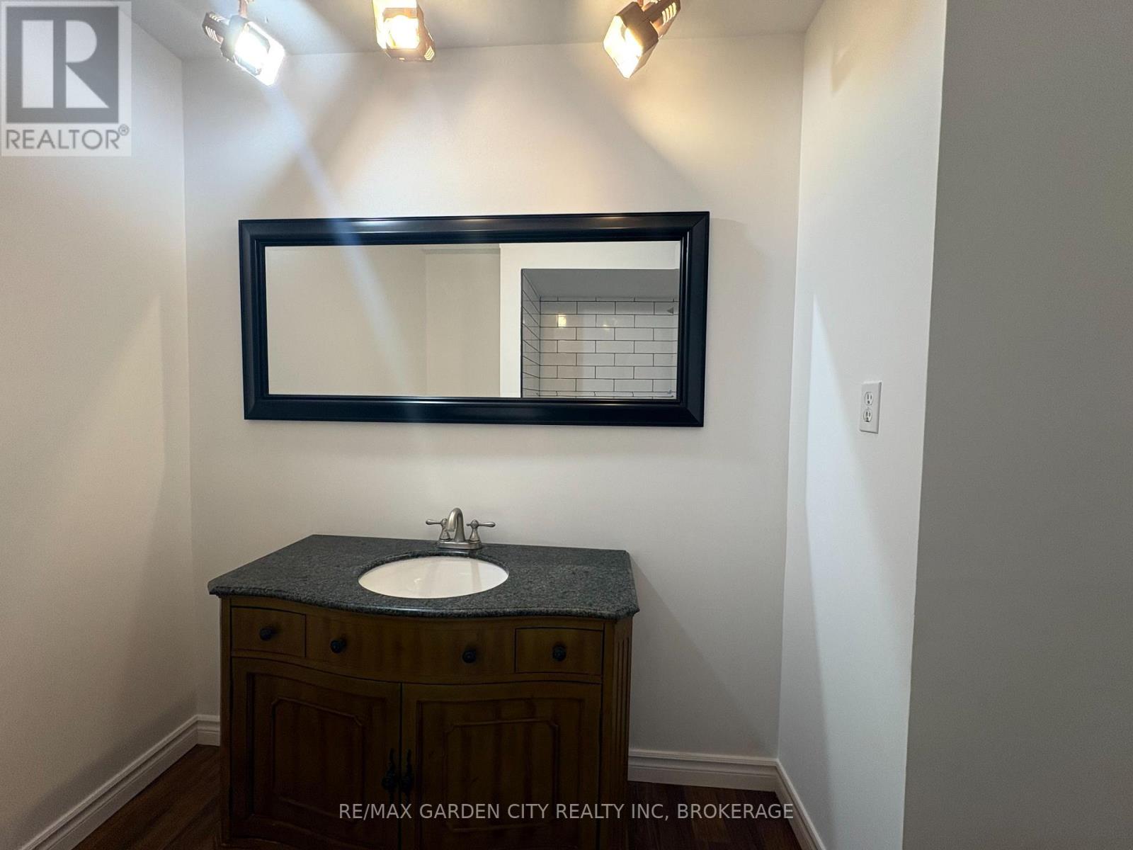 30 Deborah Court, St. Catharines, Ontario  L2P 3R6 - Photo 19 - X12879772