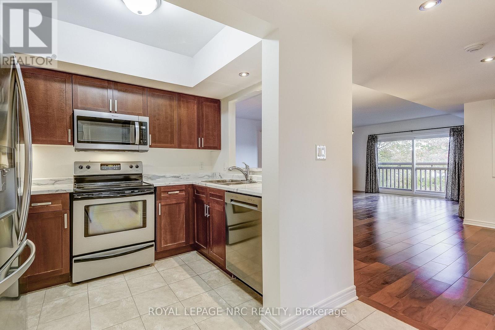 202 - 678 Line 2 Road, Niagara-On-The-Lake, Ontario  L0S 1J0 - Photo 13 - X12880472