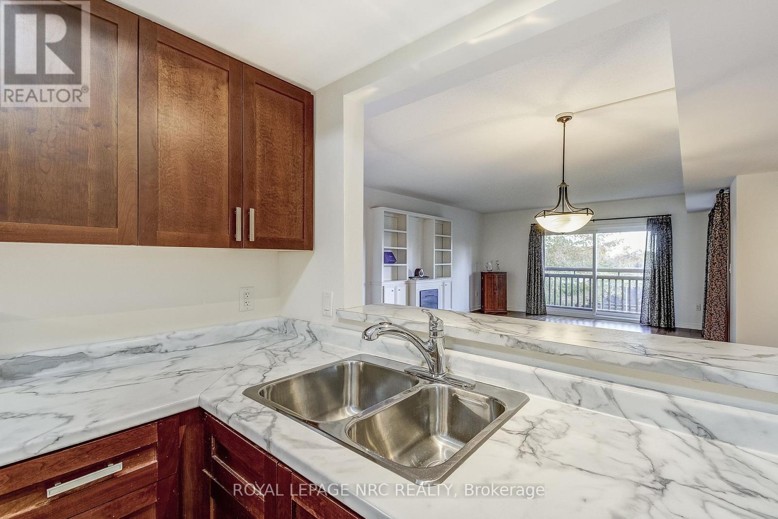 202 - 678 Line 2 Road, Niagara-On-The-Lake, Ontario  L0S 1J0 - Photo 16 - X12880472