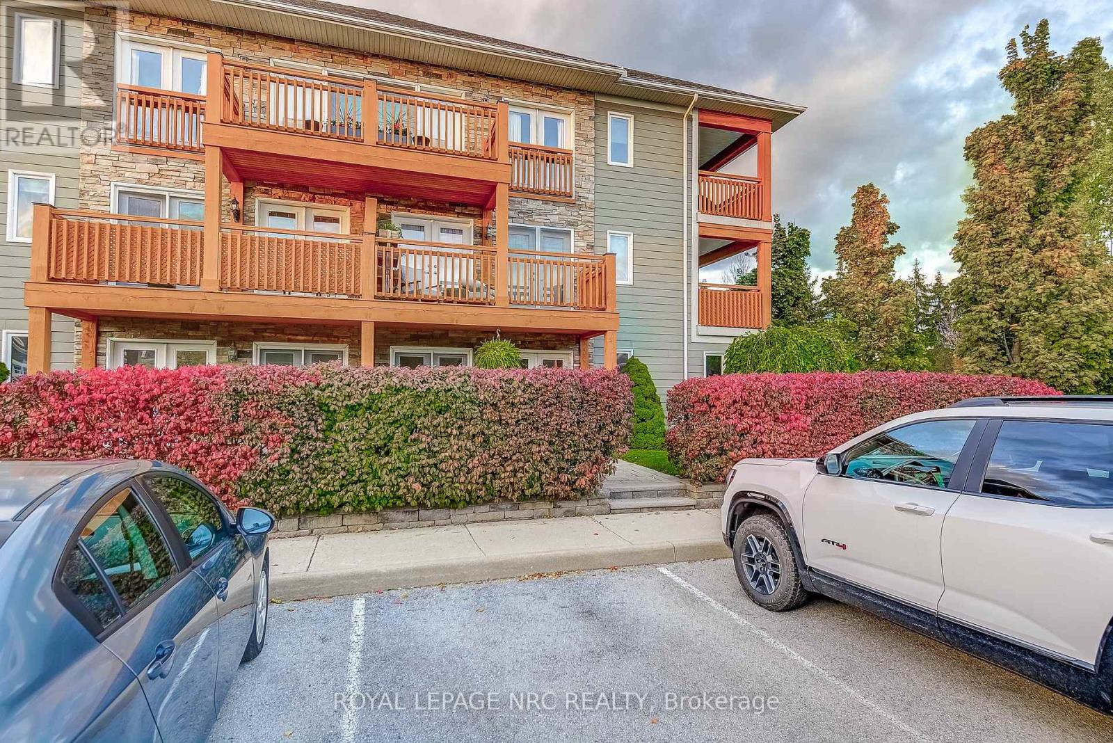 202 - 678 Line 2 Road, Niagara-On-The-Lake, Ontario  L0S 1J0 - Photo 2 - X12880472
