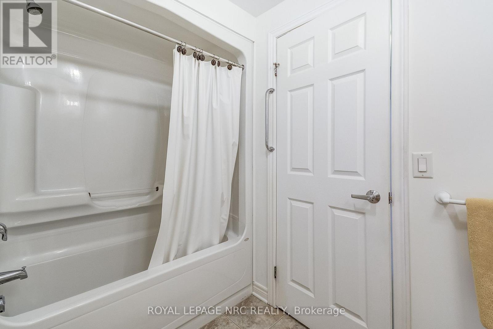 202 - 678 Line 2 Road, Niagara-On-The-Lake, Ontario  L0S 1J0 - Photo 27 - X12880472