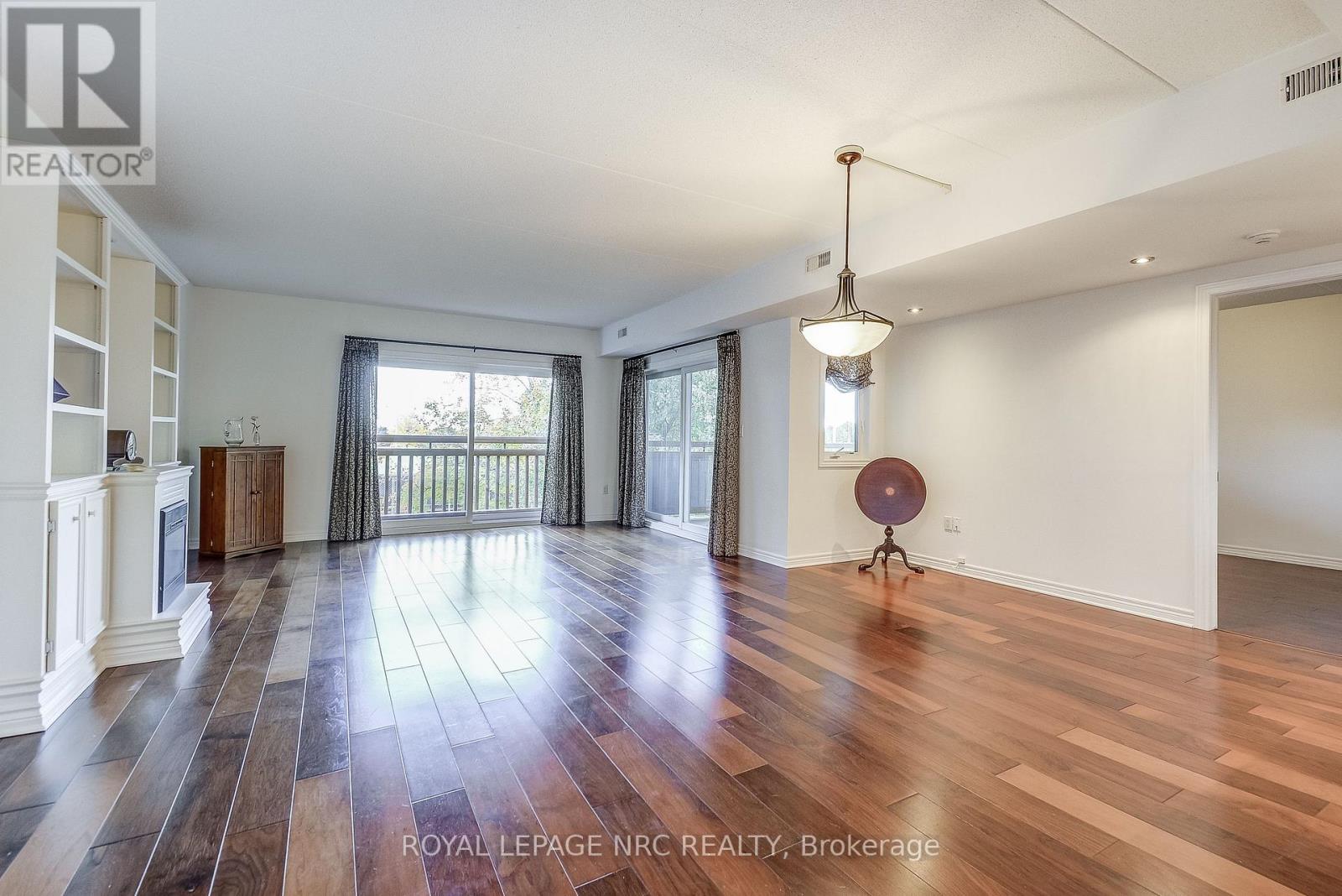 202 - 678 Line 2 Road, Niagara-On-The-Lake, Ontario  L0S 1J0 - Photo 8 - X12880472
