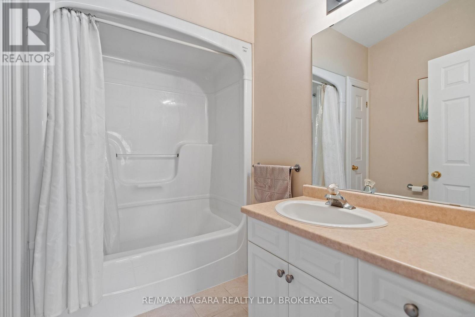 6191 Shane Crescent, Niagara Falls, Ontario  L2J 4K9 - Photo 12 - X12880714