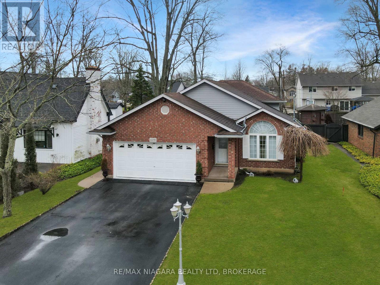 629 Daytona Drive, Fort Erie, Ontario  L2A 4Z5 - Photo 2 - X12880814