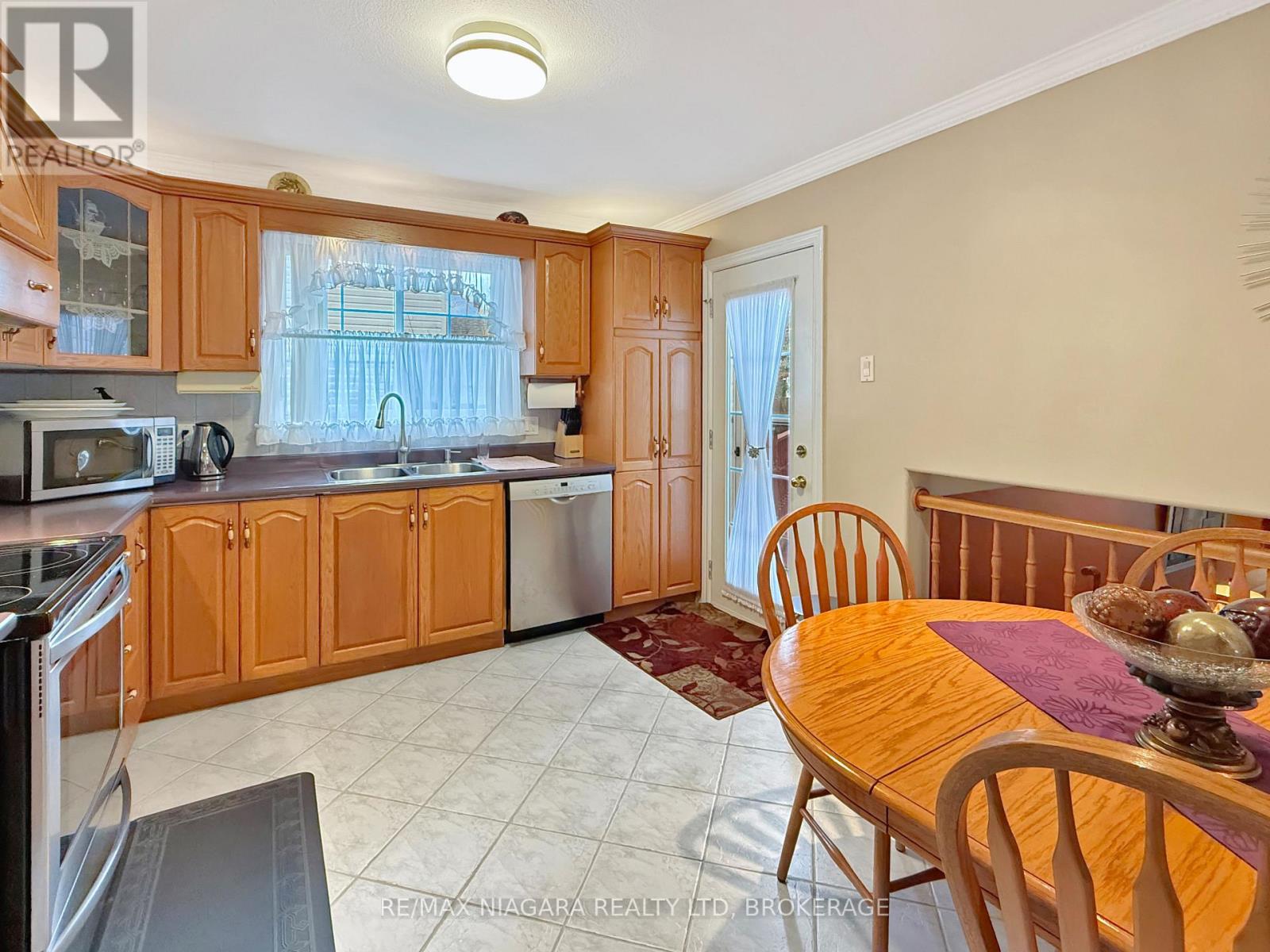 629 Daytona Drive, Fort Erie, Ontario  L2A 4Z5 - Photo 8 - X12880814