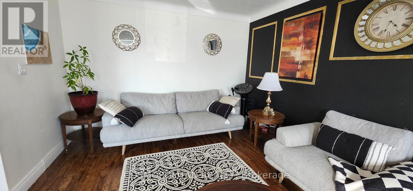 257 Grantham Avenue, St. Catharines, Ontario  L2M 4Z6 - Photo 2 - X12880888