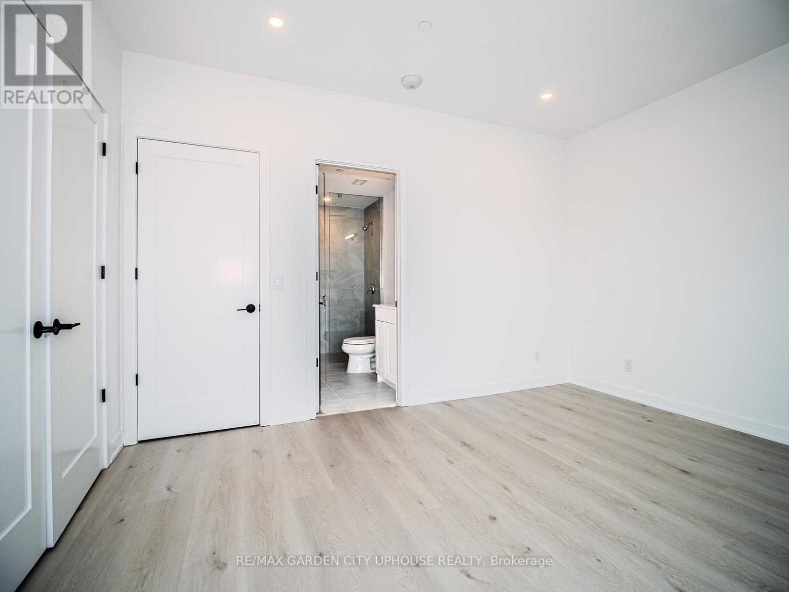 910 - 57 Carlisle Street, St. Catharines, Ontario  L2R 7N6 - Photo 7 - X12881124