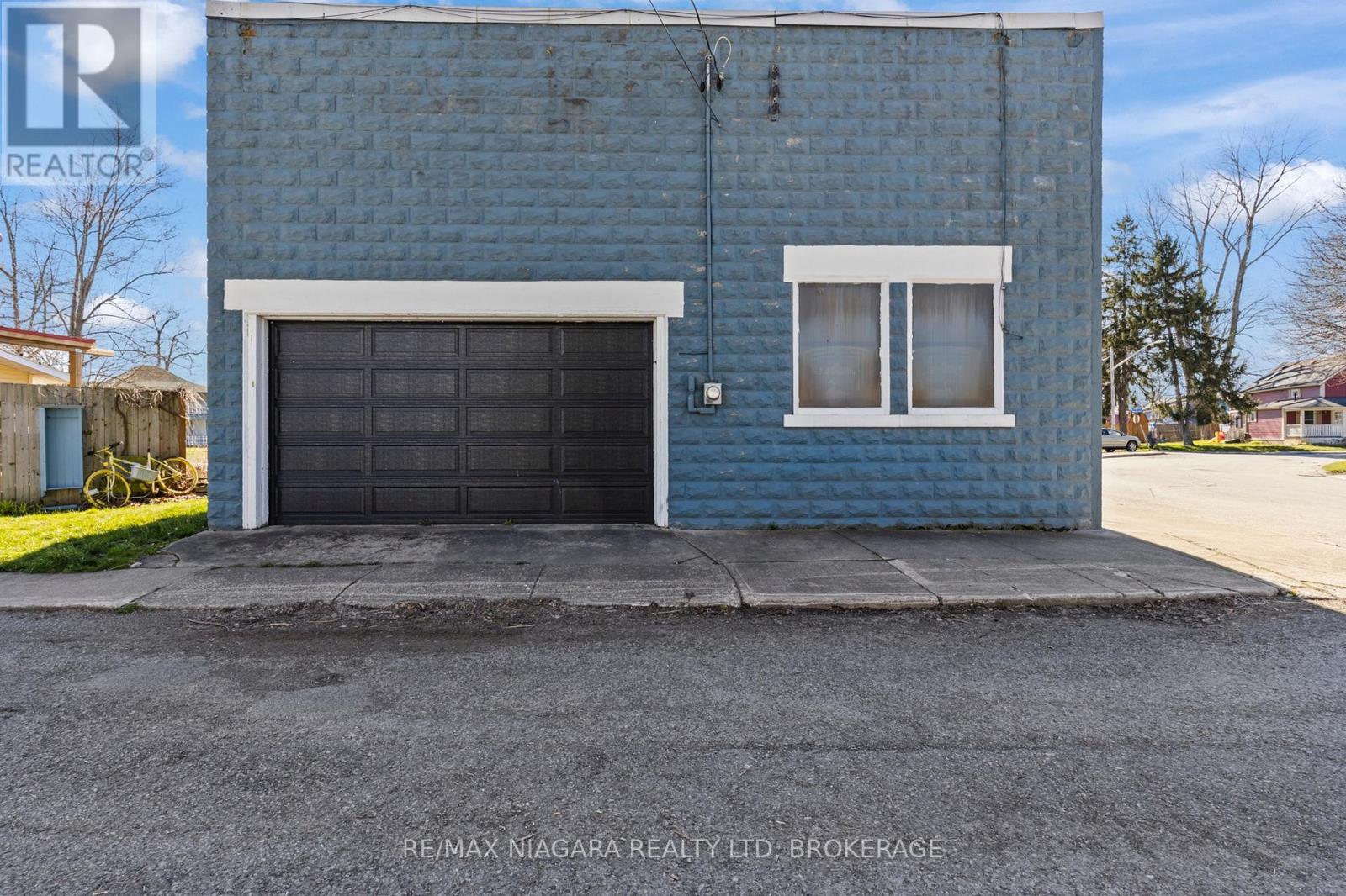 34 Queens Circle, Fort Erie, Ontario  L0S 1B0 - Photo 11 - X12881170