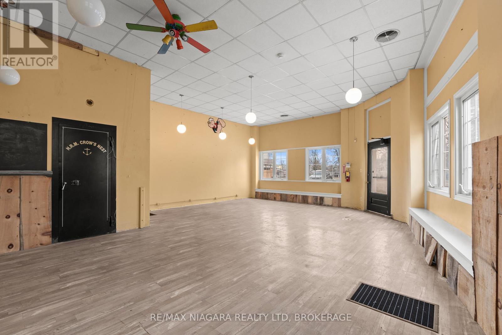 34 Queens Circle, Fort Erie, Ontario  L0S 1B0 - Photo 15 - X12881170