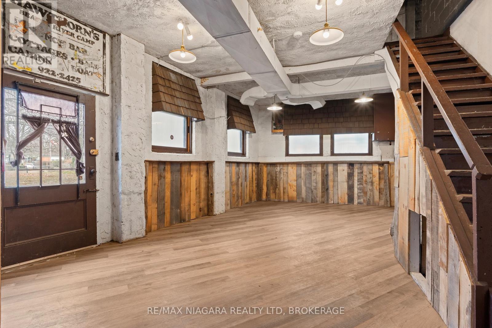 34 Queens Circle, Fort Erie, Ontario  L0S 1B0 - Photo 26 - X12881170