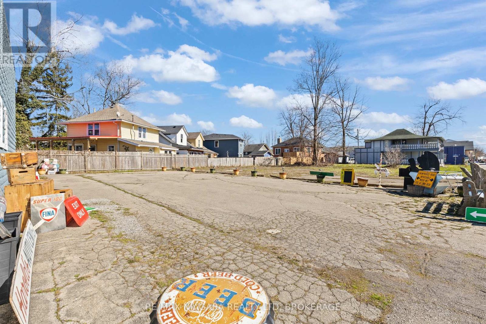 34 Queens Circle, Fort Erie, Ontario  L0S 1B0 - Photo 4 - X12881170