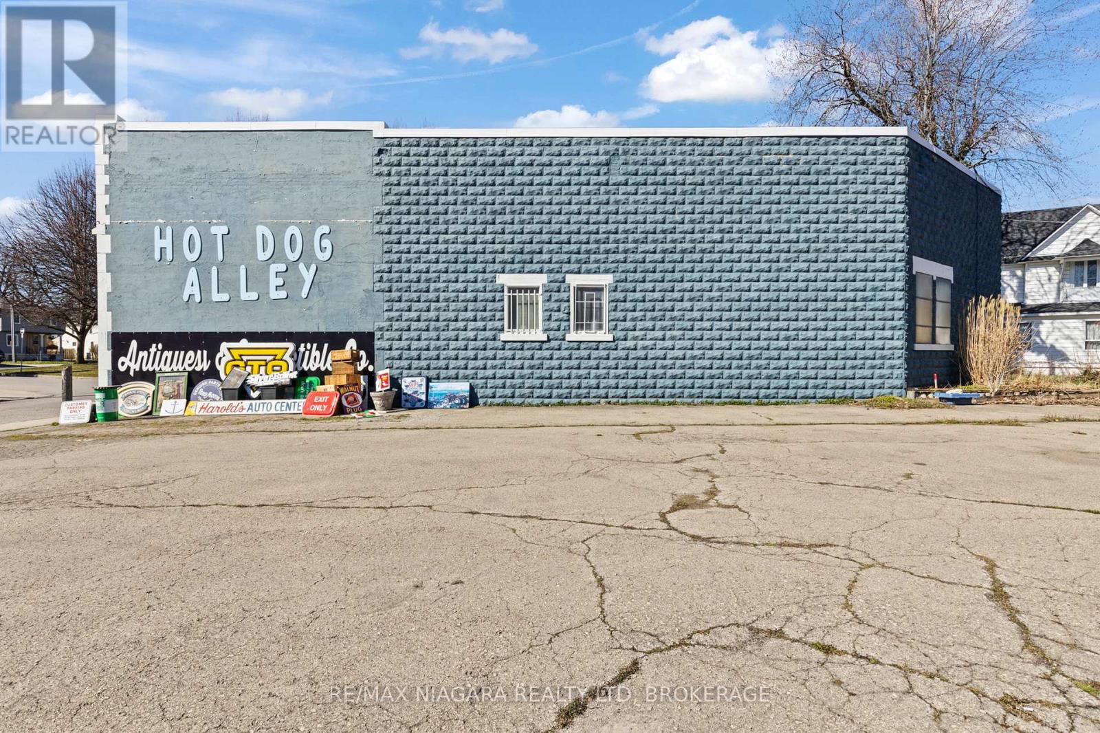 34 Queens Circle, Fort Erie, Ontario  L0S 1B0 - Photo 7 - X12881170