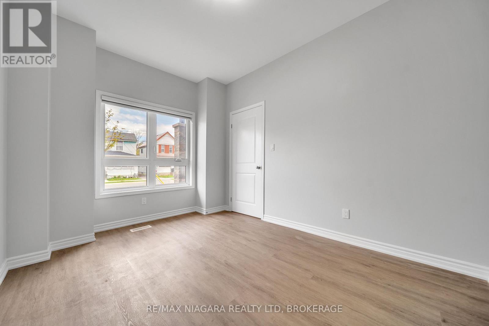 178 Broadway Lane, Welland, Ontario  L3C 5L5 - Photo 11 - X12884124