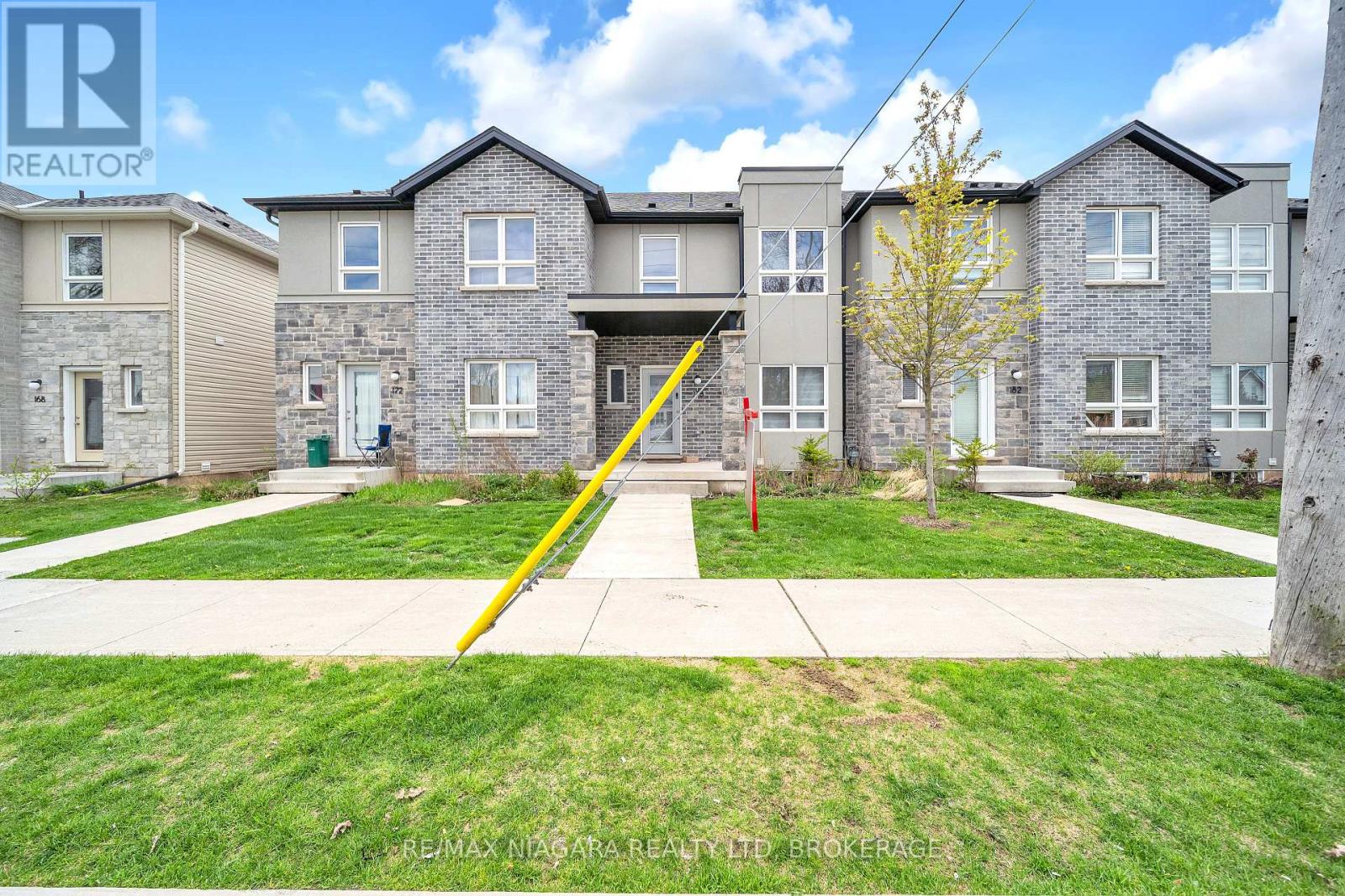 178 Broadway Lane, Welland, Ontario  L3C 5L5 - Photo 2 - X12884124