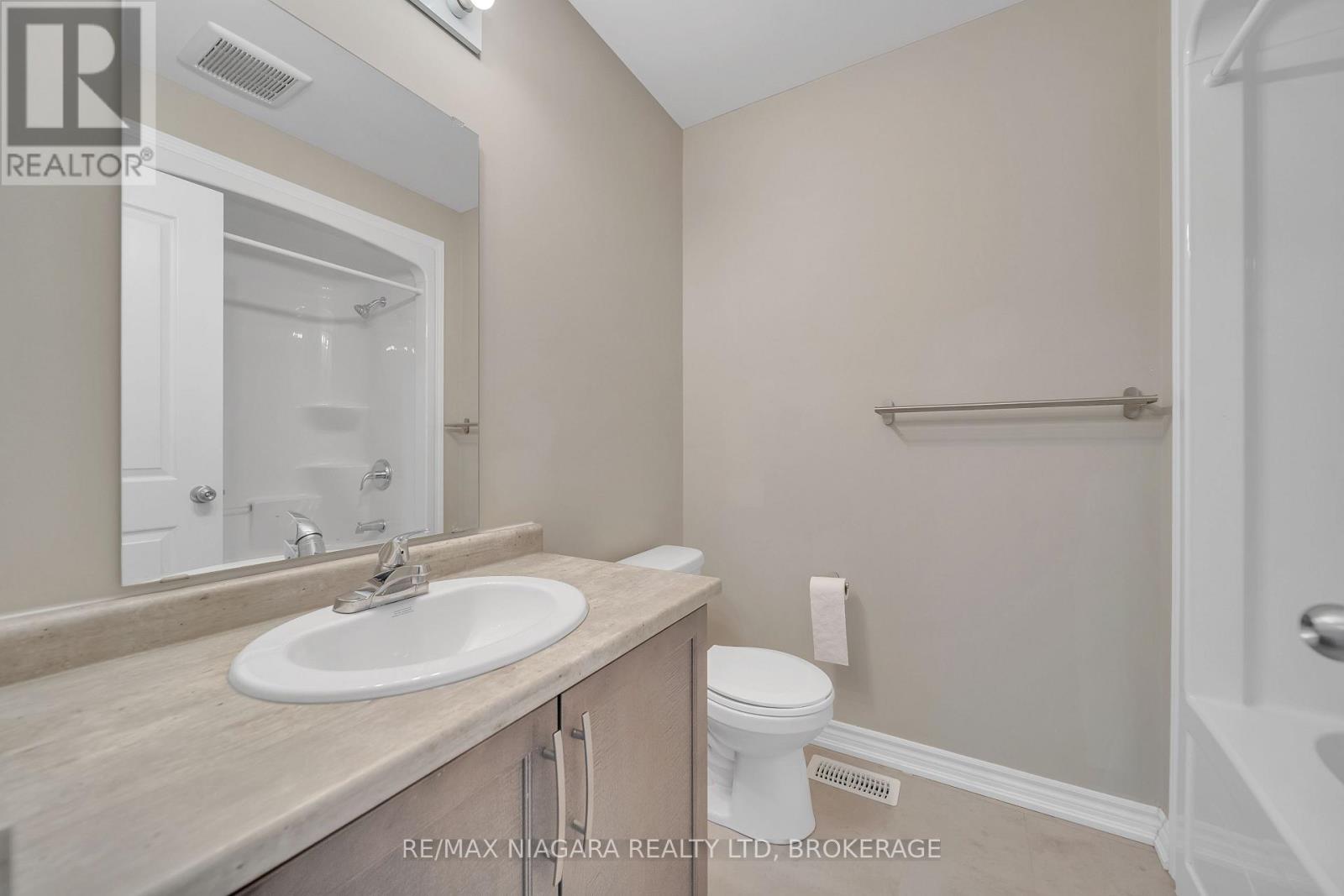 178 Broadway Lane, Welland, Ontario  L3C 5L5 - Photo 23 - X12884124
