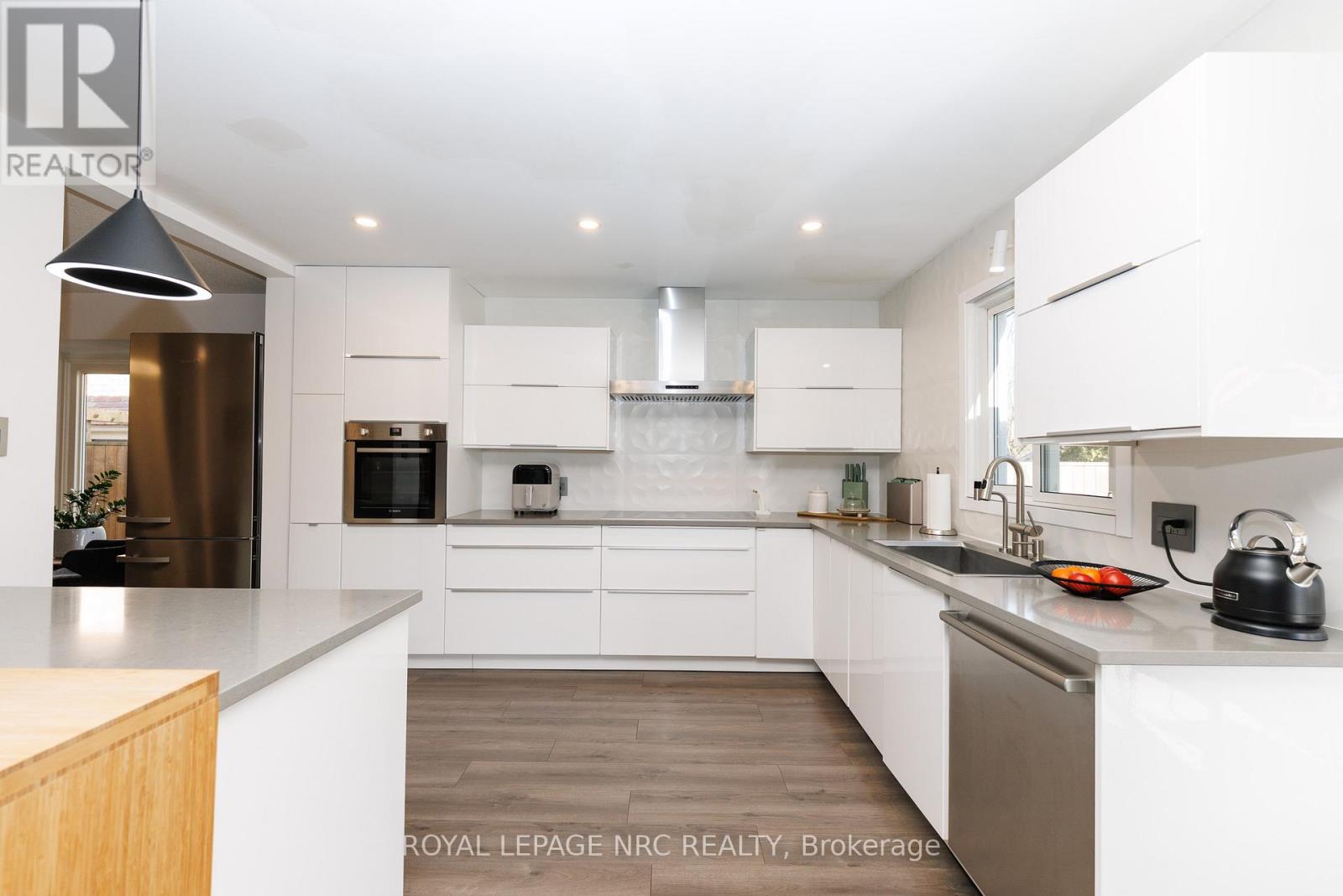 7 Sarah Court, St. Catharines, Ontario  L2S 3R6 - Photo 14 - X12887358