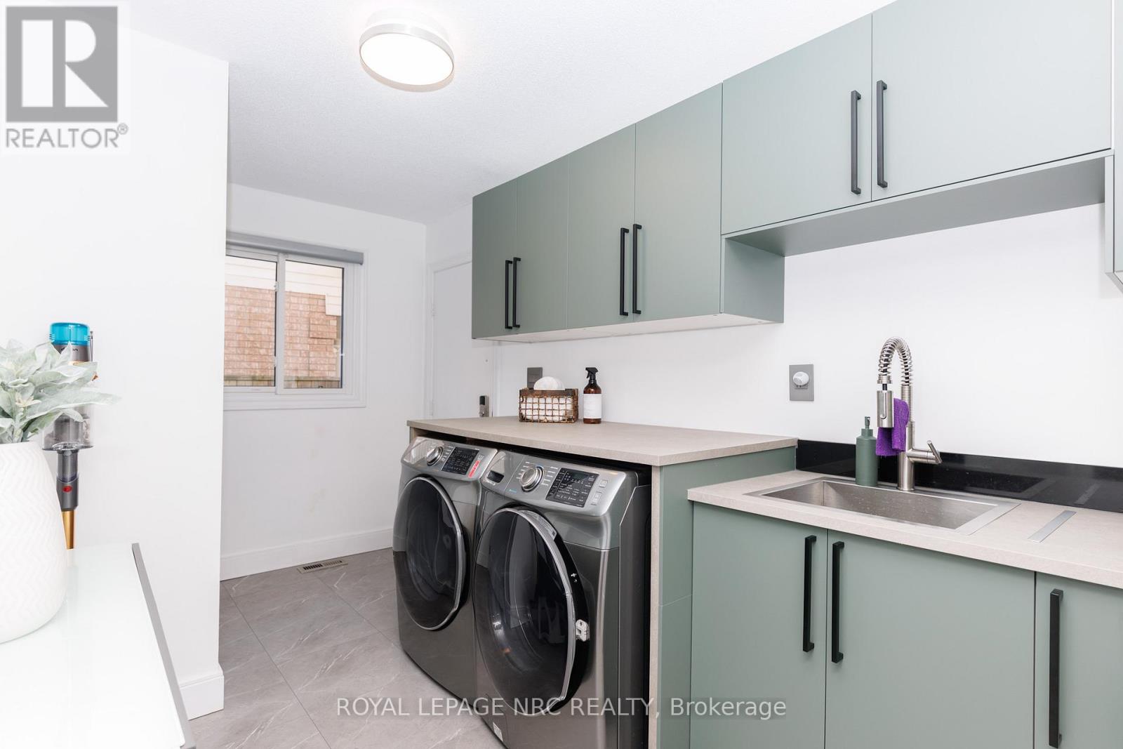 7 Sarah Court, St. Catharines, Ontario  L2S 3R6 - Photo 22 - X12887358