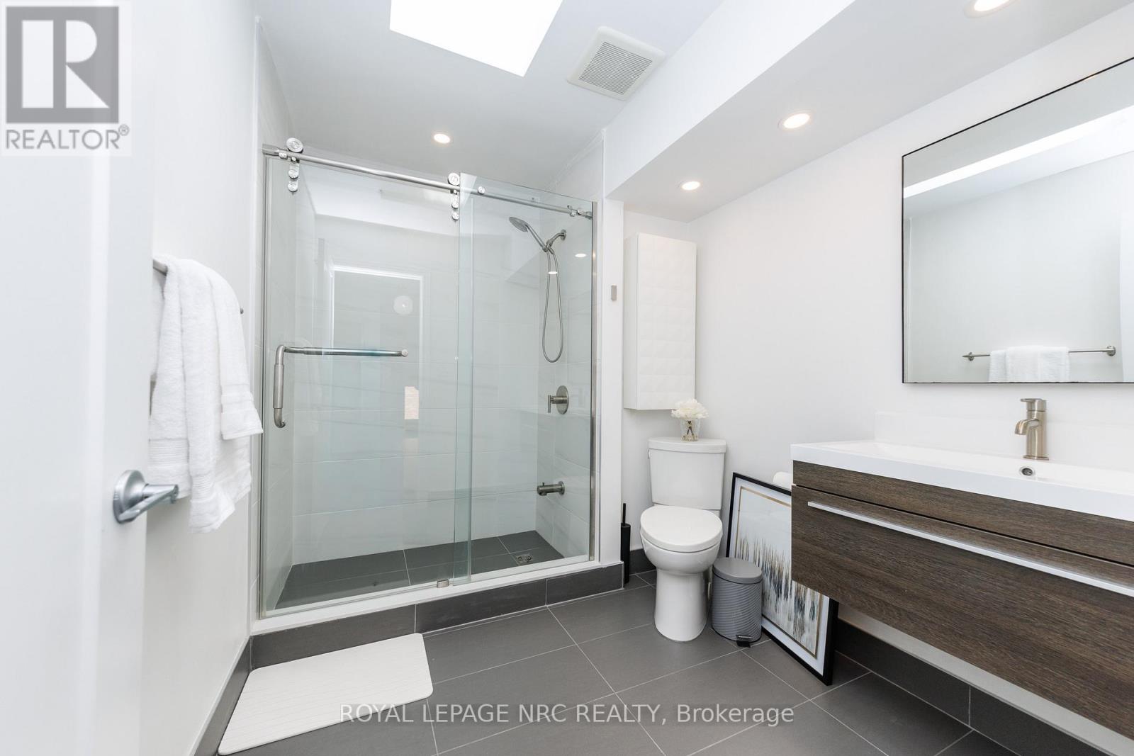 7 Sarah Court, St. Catharines, Ontario  L2S 3R6 - Photo 34 - X12887358