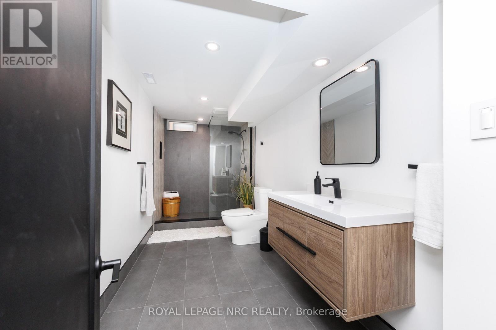 7 Sarah Court, St. Catharines, Ontario  L2S 3R6 - Photo 44 - X12887358