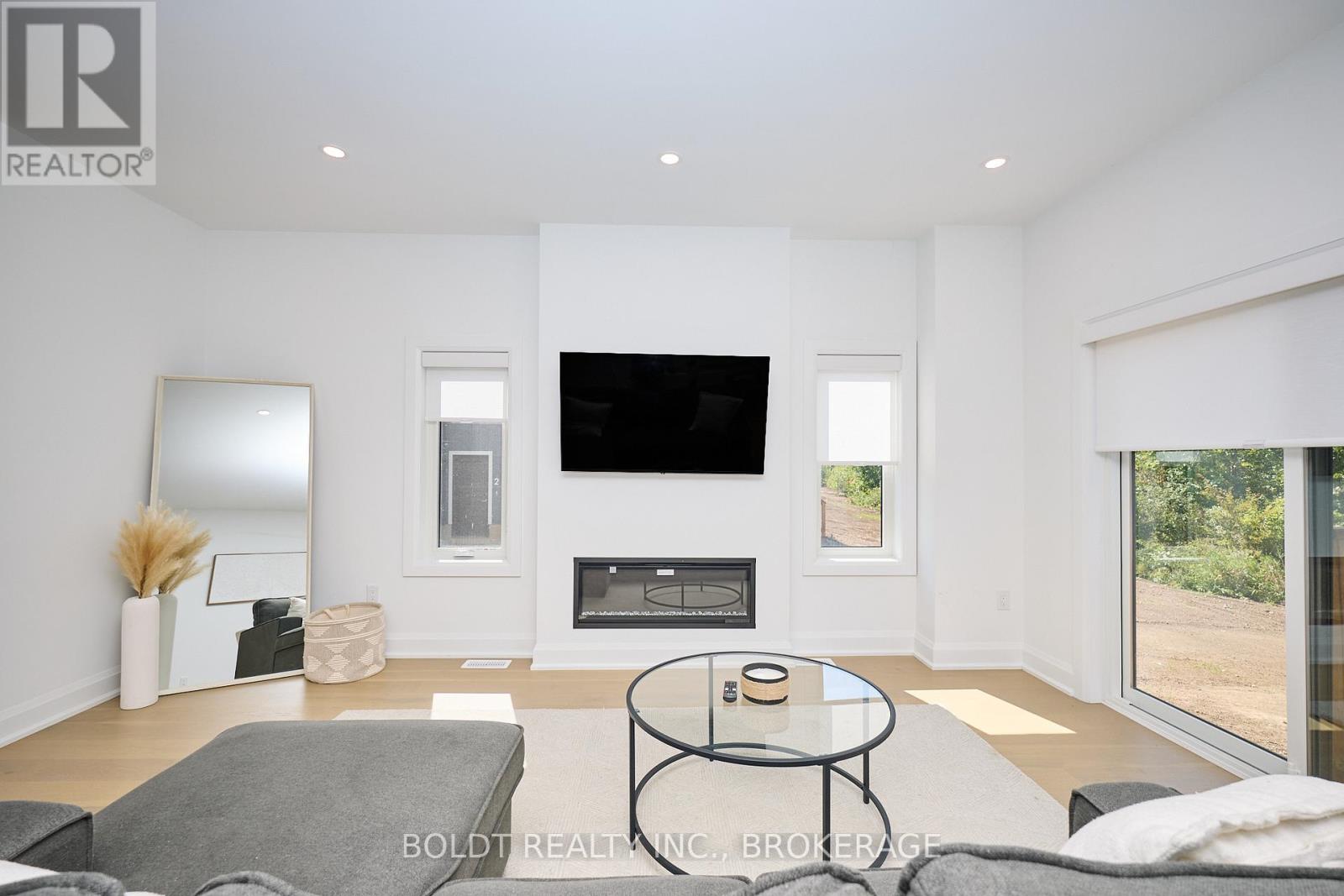 552 Mississauga Avenue, Fort Erie, Ontario  L2A 0G8 - Photo 11 - X12888260