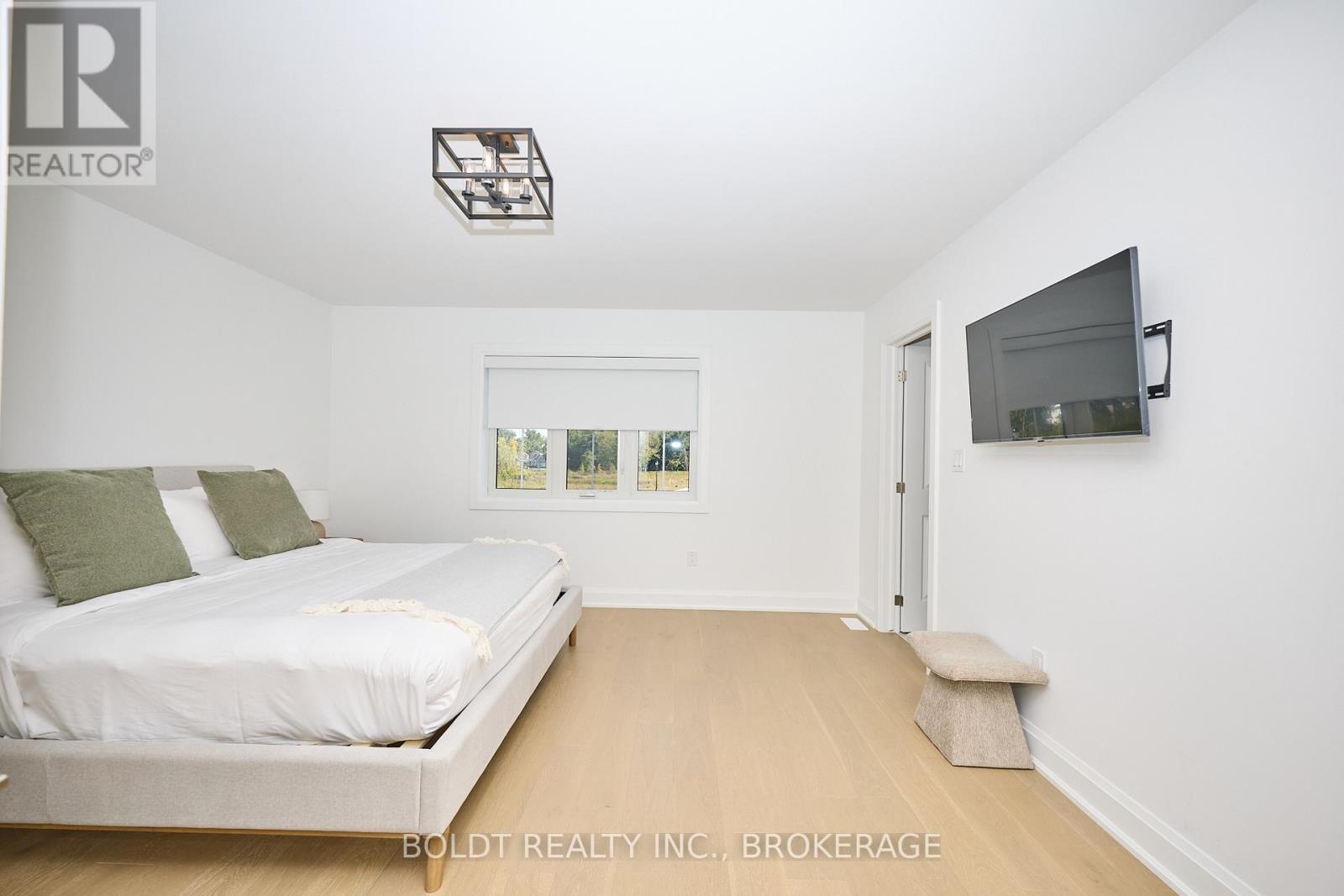 552 Mississauga Avenue, Fort Erie, Ontario  L2A 0G8 - Photo 13 - X12888260