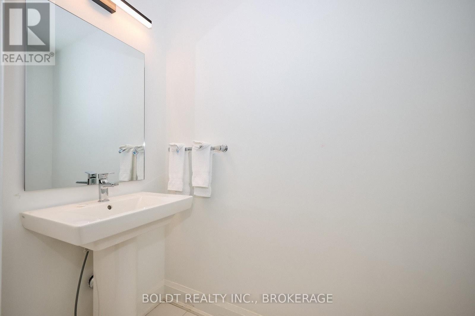 556 Mississauga Avenue, Fort Erie, Ontario  L2A 0G8 - Photo 3 - X12888266