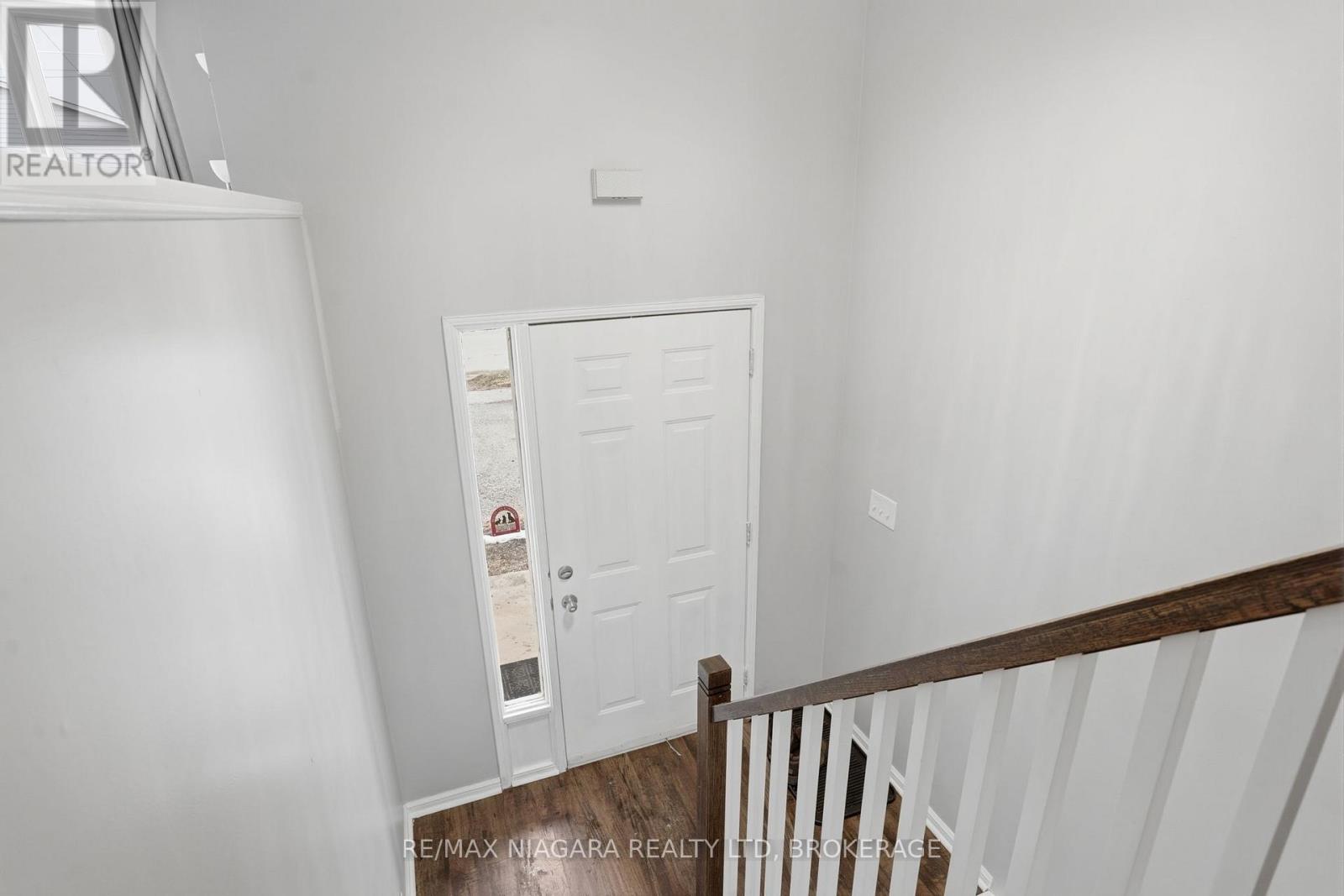 64 Page Street, St. Catharines, Ontario  L2R 4A7 - Photo 5 - X12888786