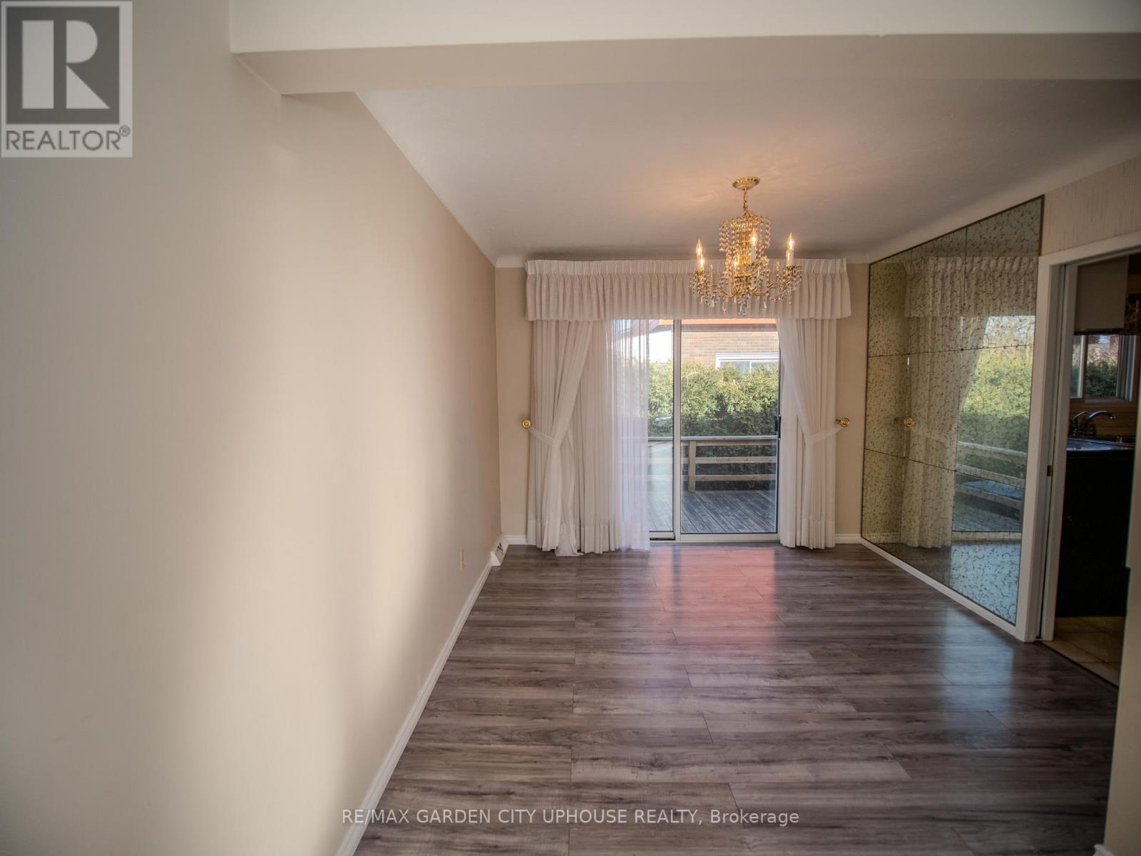 4430 Dovewood Drive, Niagara Falls, Ontario  L2E 6M1 - Photo 3 - X12893402