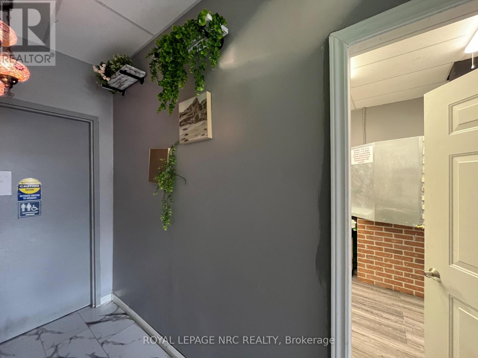 Unit# 6 - 191 Welland Avenue, St. Catharines, Ontario  L2R 2P2 - Photo 10 - X12893680