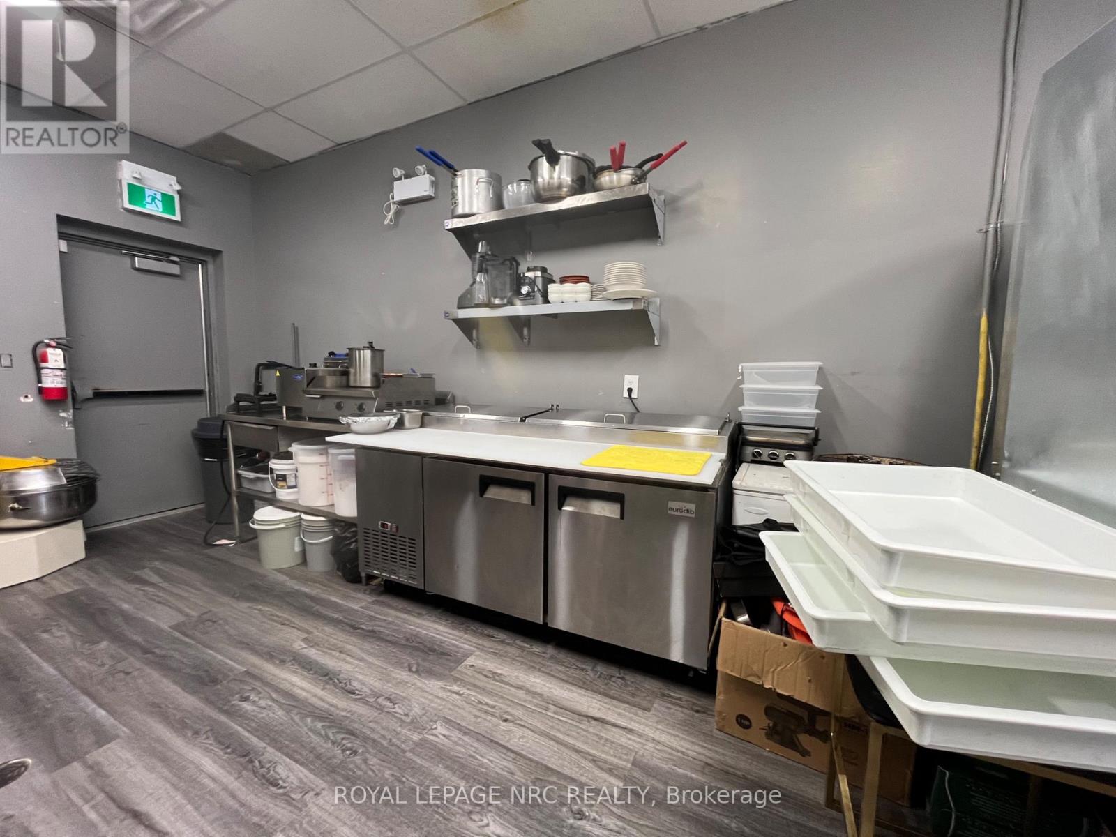 Unit# 6 - 191 Welland Avenue, St. Catharines, Ontario  L2R 2P2 - Photo 16 - X12893680