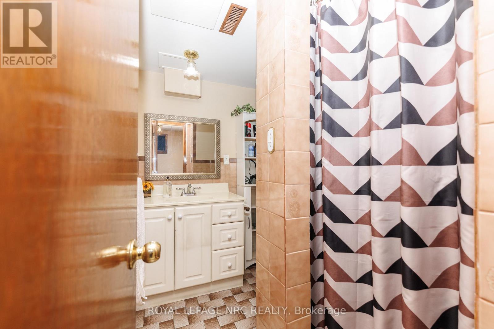 6852 Corwin Crescent, Niagara Falls, Ontario  L2G 2M7 - Photo 32 - X12894426