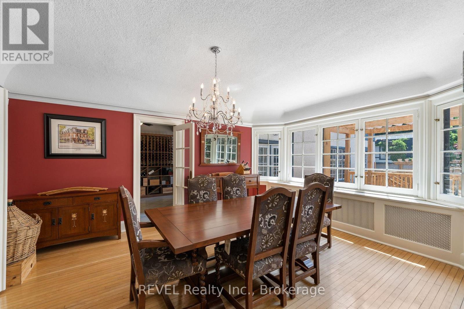 166 Queen Street, Niagara-On-The-Lake, Ontario  L0S 1J0 - Photo 12 - X12894706