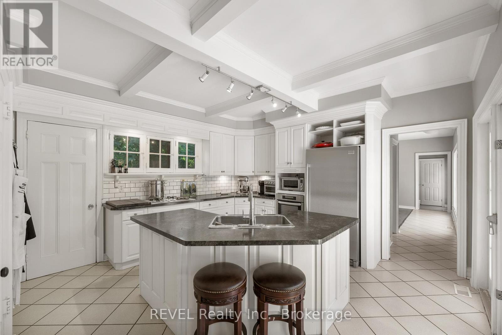 166 Queen Street, Niagara-On-The-Lake, Ontario  L0S 1J0 - Photo 16 - X12894706