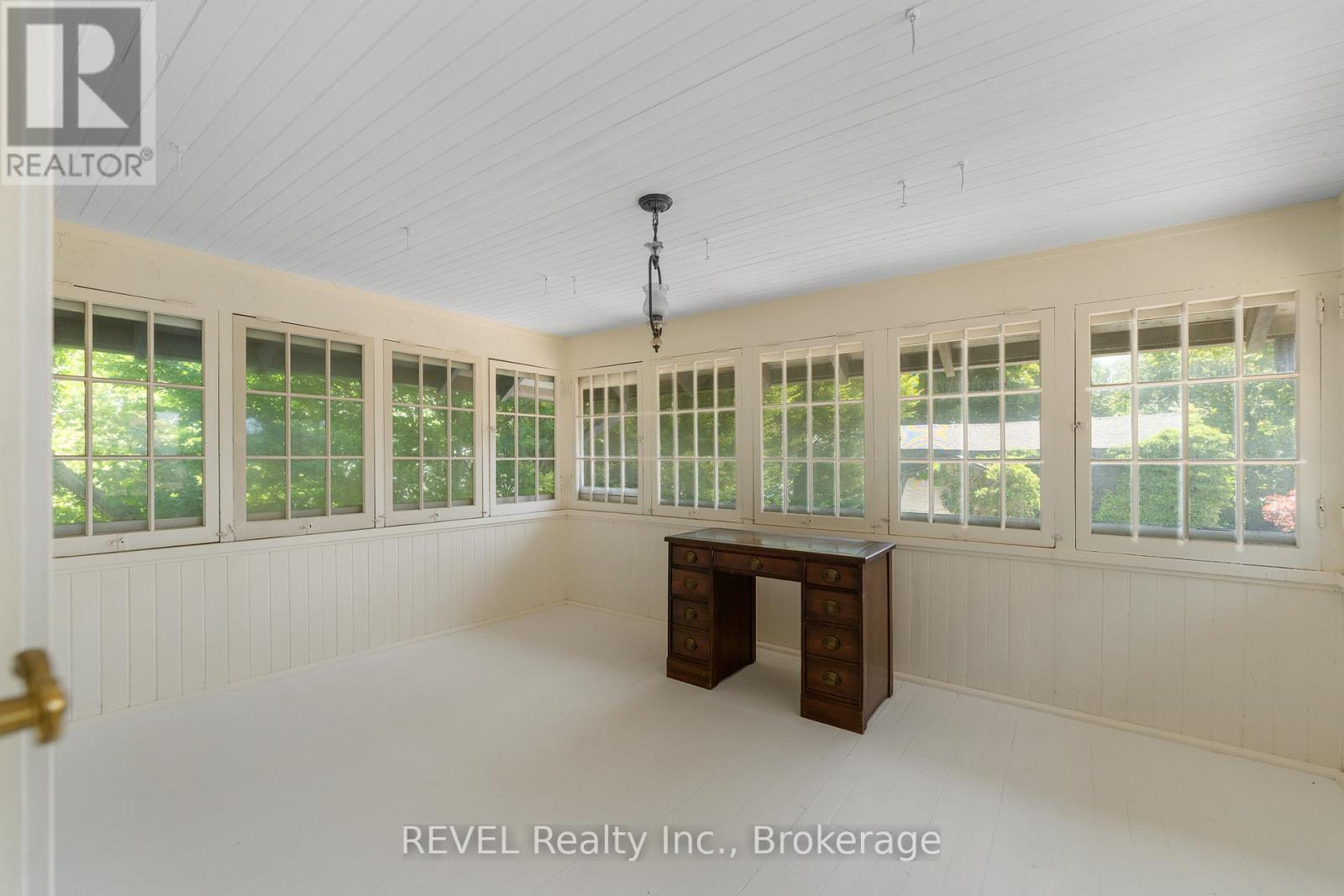 166 Queen Street, Niagara-On-The-Lake, Ontario  L0S 1J0 - Photo 38 - X12894706