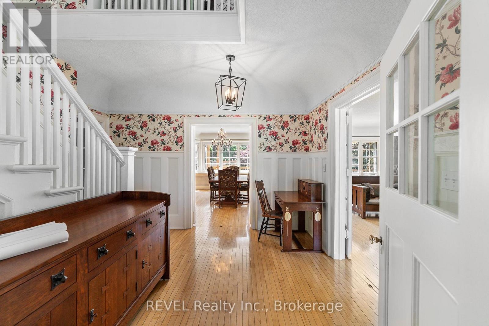 166 Queen Street, Niagara-On-The-Lake, Ontario  L0S 1J0 - Photo 8 - X12894706