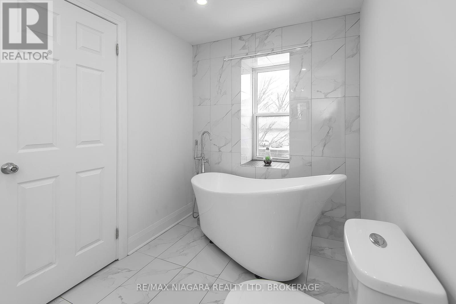 120 Main Street W, Port Colborne, Ontario  L3K 3V2 - Photo 14 - X12897160