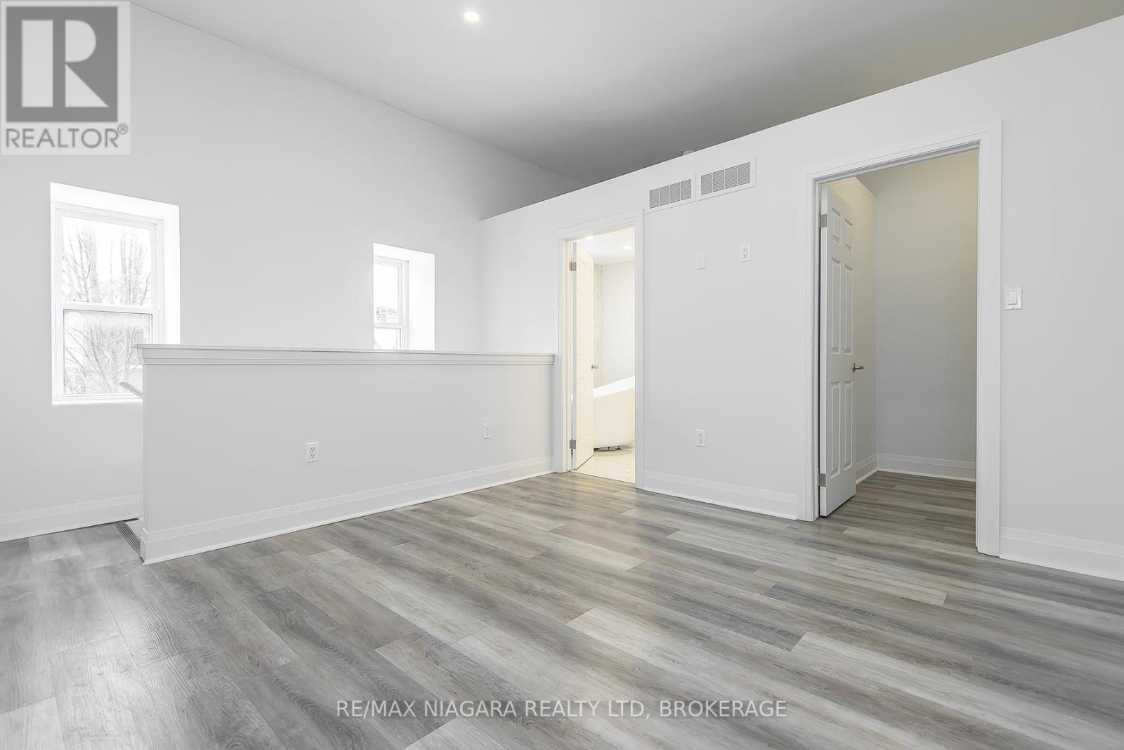 120 Main Street W, Port Colborne, Ontario  L3K 3V2 - Photo 16 - X12897160