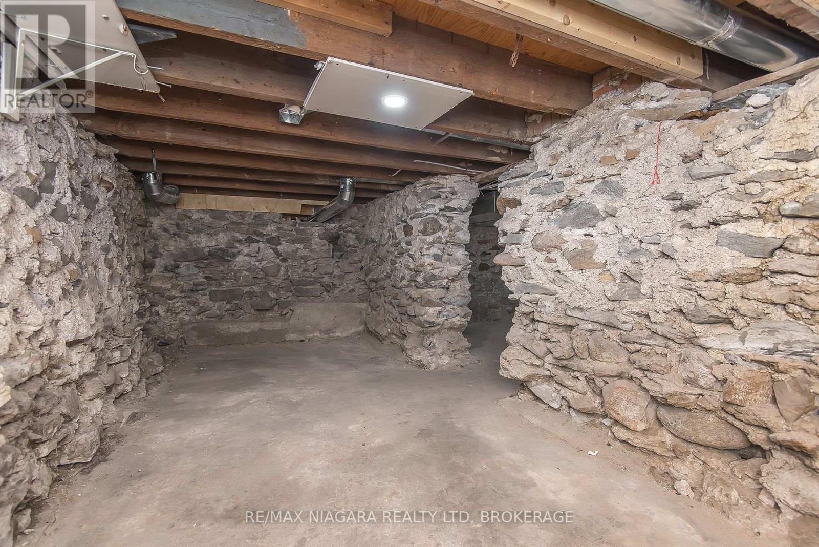 120 Main Street W, Port Colborne, Ontario  L3K 3V2 - Photo 30 - X12897160