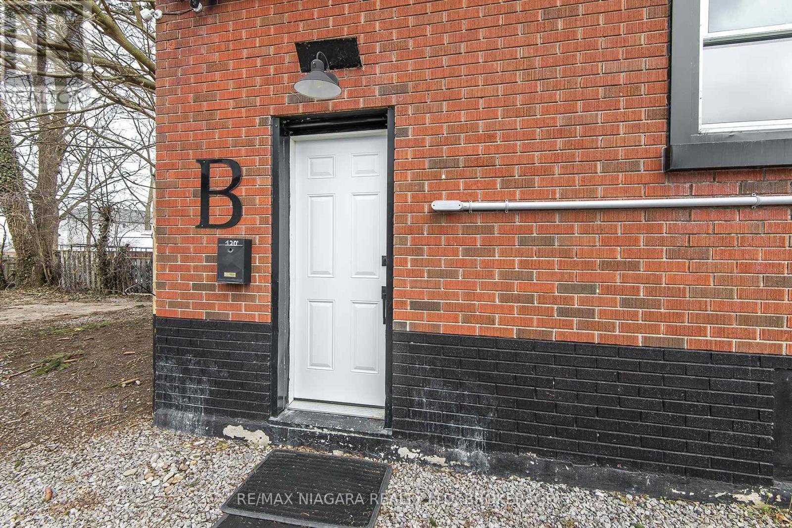 120 Main Street W, Port Colborne, Ontario  L3K 3V2 - Photo 5 - X12897160