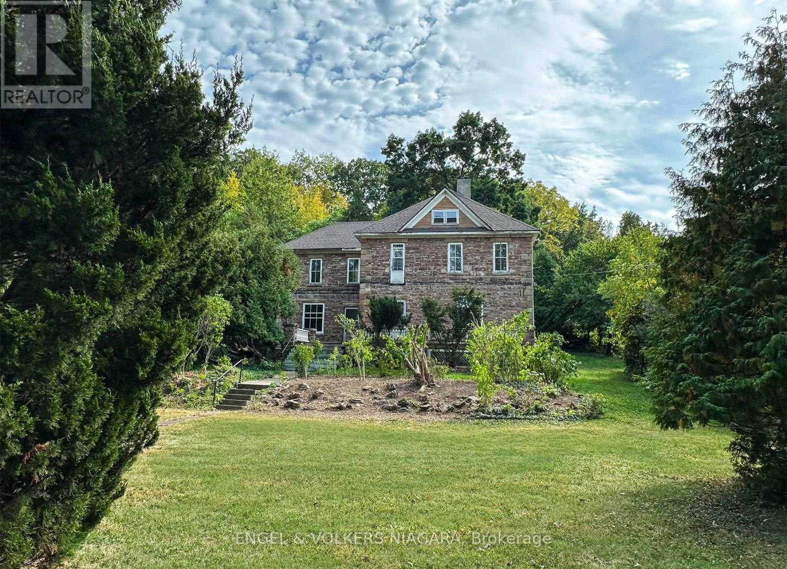 1893 York Road, Niagara-On-The-Lake, Ontario  L0S 1J0 - Photo 2 - X12897448