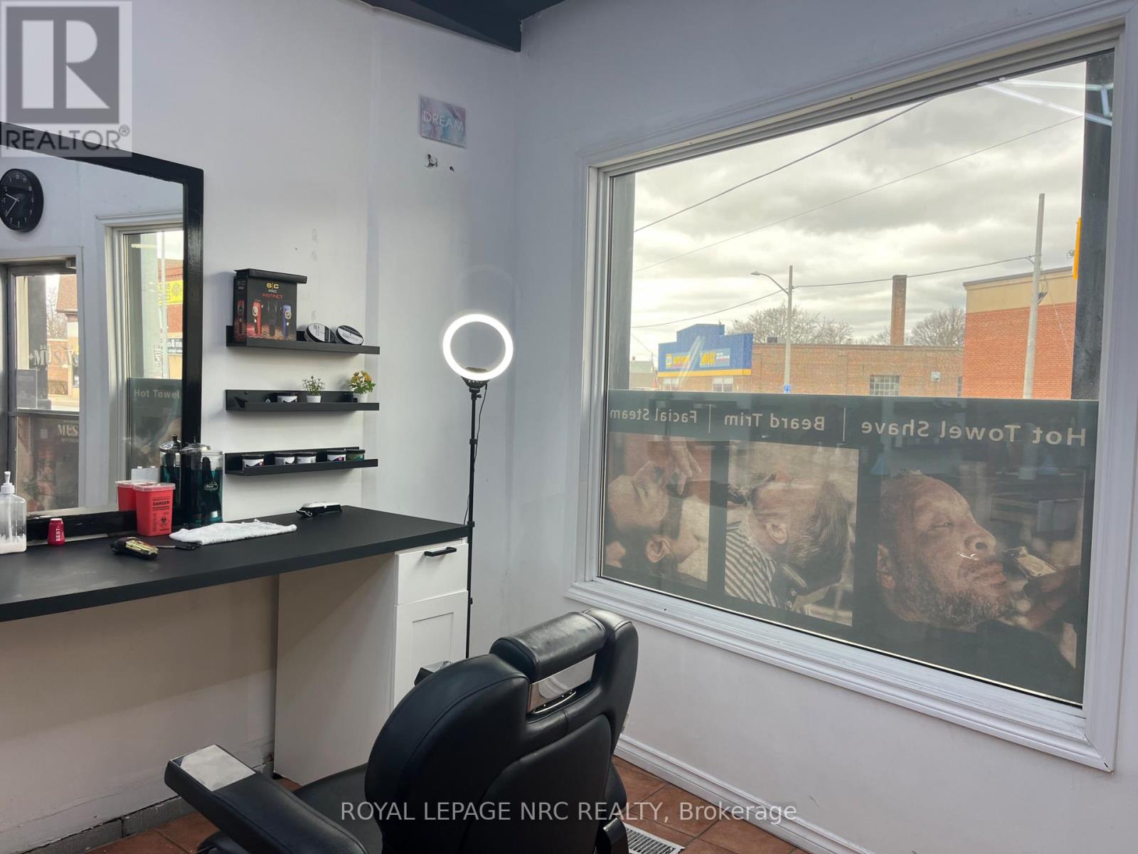 Unit# B - 90 Niagara Street, St. Catharines, Ontario  L2R 4L1 - Photo 4 - X12897714