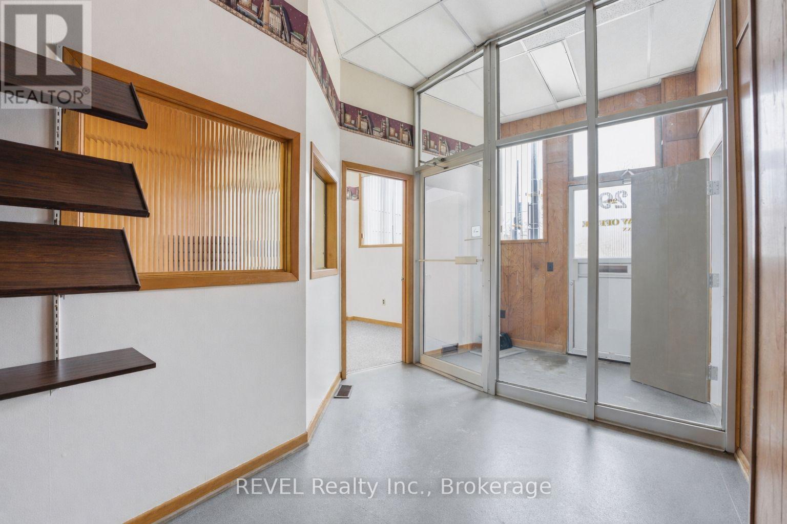 27-29 Jarvis Street, Fort Erie, Ontario  L2A 2S3 - Photo 3 - X12899084