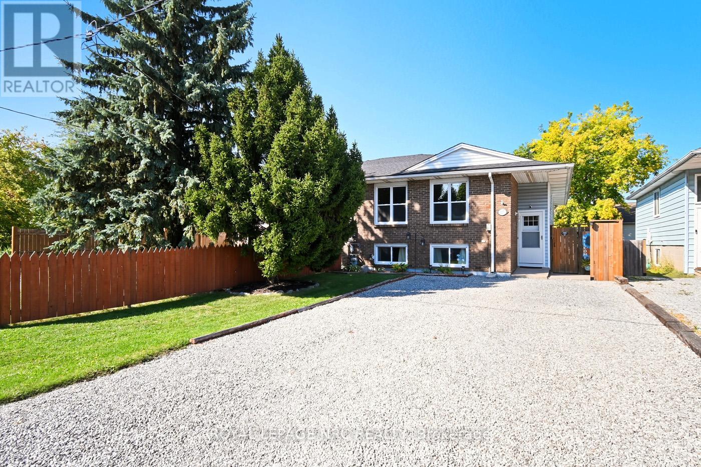 117 Bartlett Street, Thorold, Ontario  L2V 4Y5 - Photo 2 - X12899328