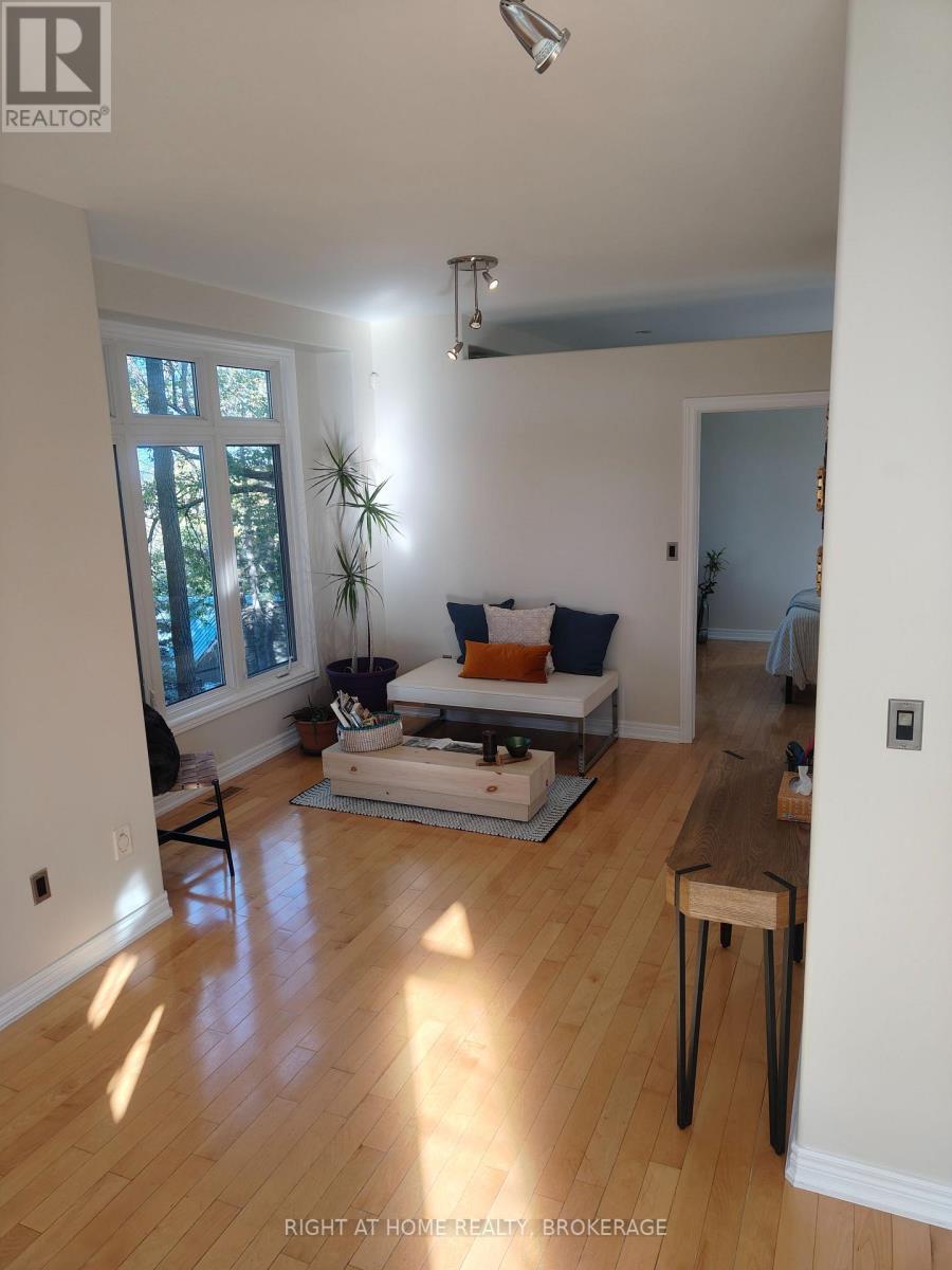 22 Ursula Avenue, St. Catharines, Ontario  L2T 1T1 - Photo 4 - X12900726