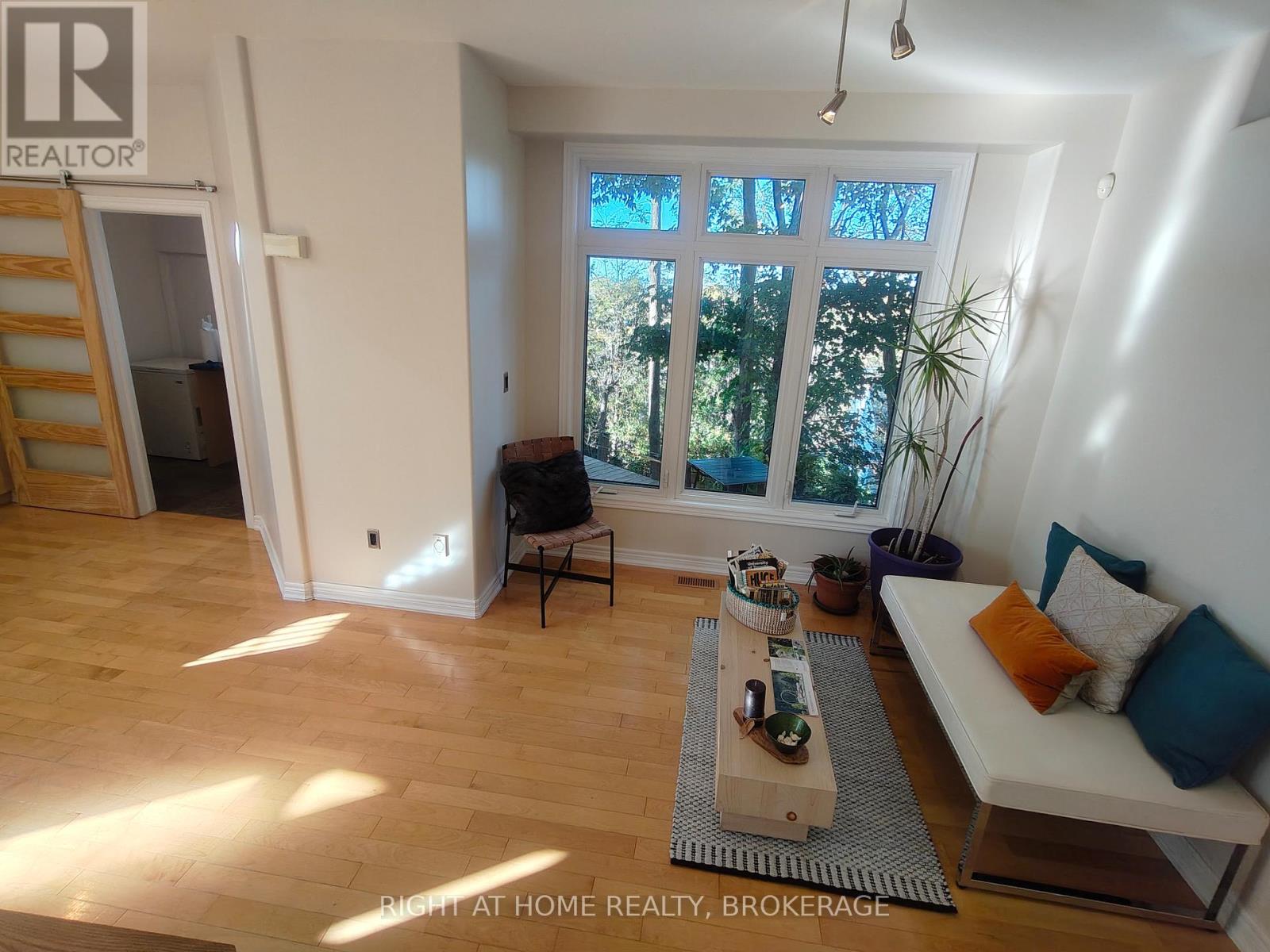 22 Ursula Avenue, St. Catharines, Ontario  L2T 1T1 - Photo 6 - X12900726